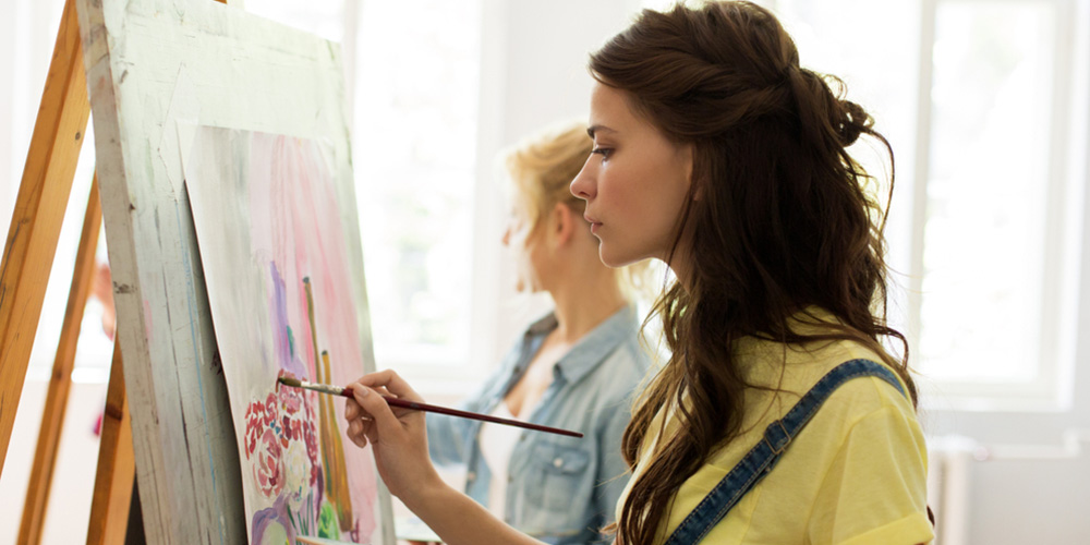 women painting